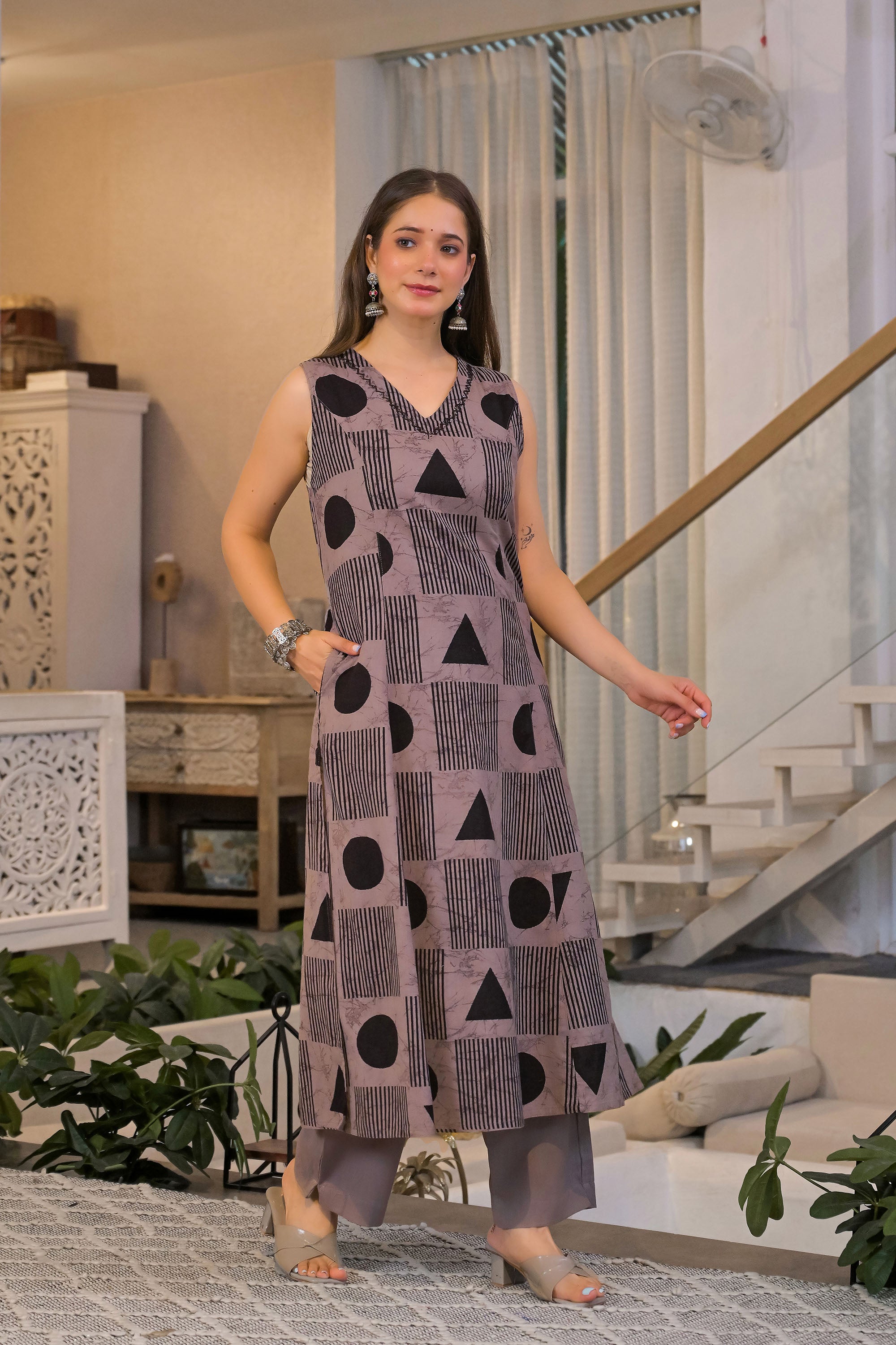 Nyra Dot Cotton Kurta Pant Set
