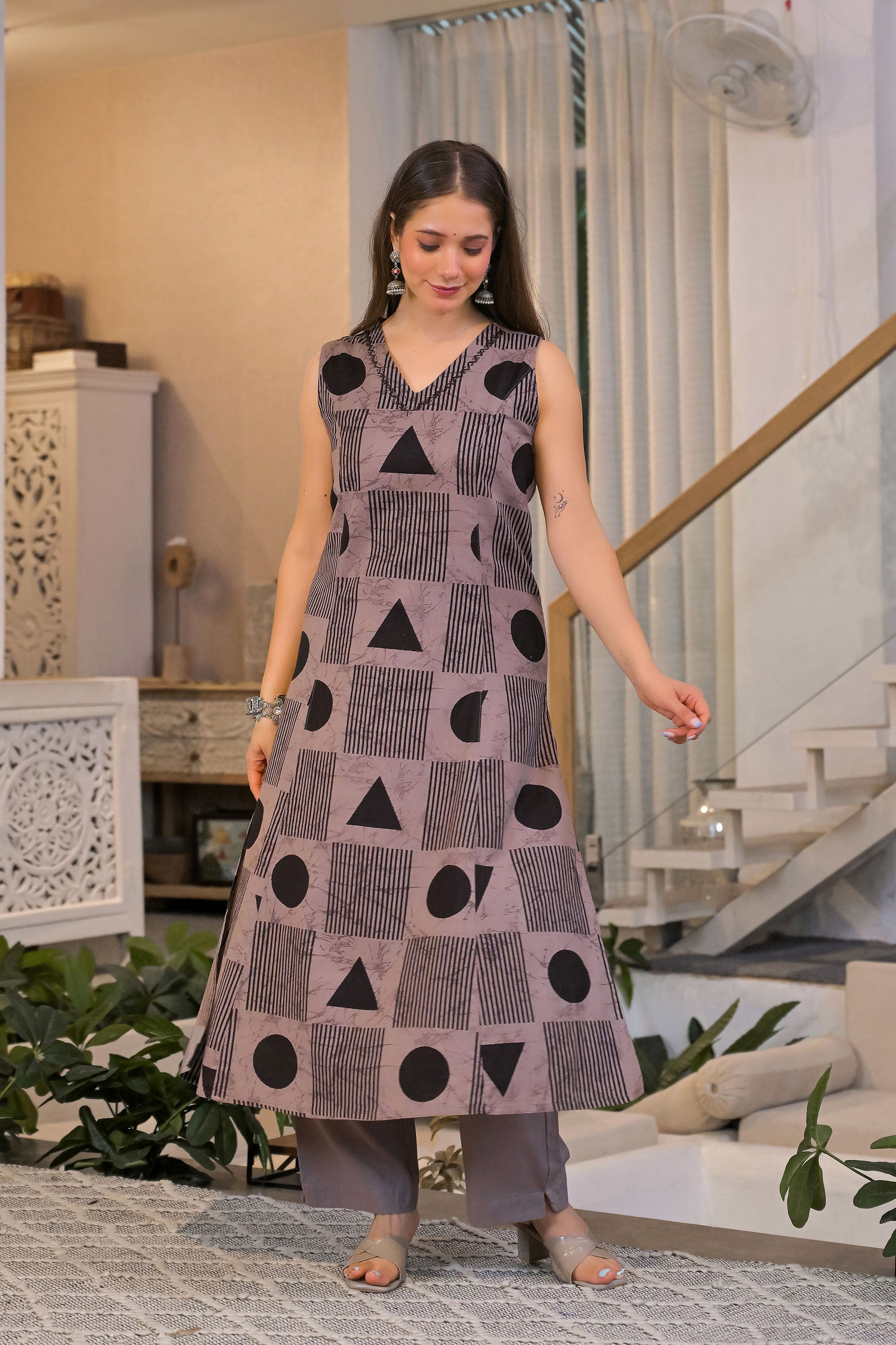Nyra Dot Cotton Kurta Pant Set